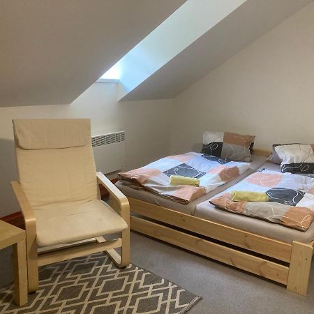 Apartman Restaurace Praha Lägenhet Jetřichovice Exteriör bild