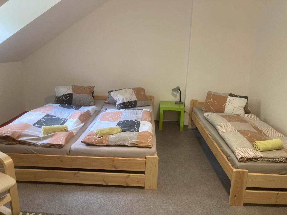 Apartman Restaurace Praha Lägenhet Jetřichovice Exteriör bild