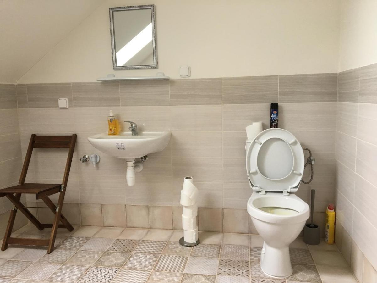 Apartman Restaurace Praha Lägenhet Jetřichovice Exteriör bild